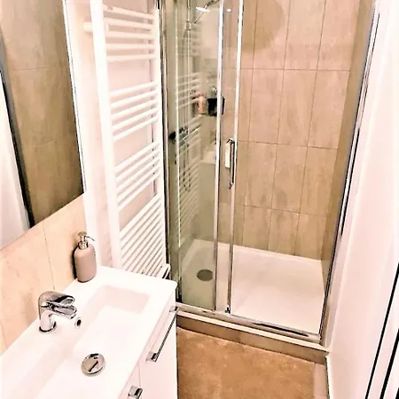 Cosy Proche Paris Ideal Couples Et Professionnels Apartment Drancy